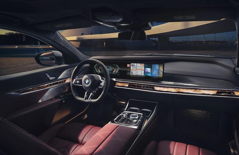 Cockpit view of the 2023 BMW i7