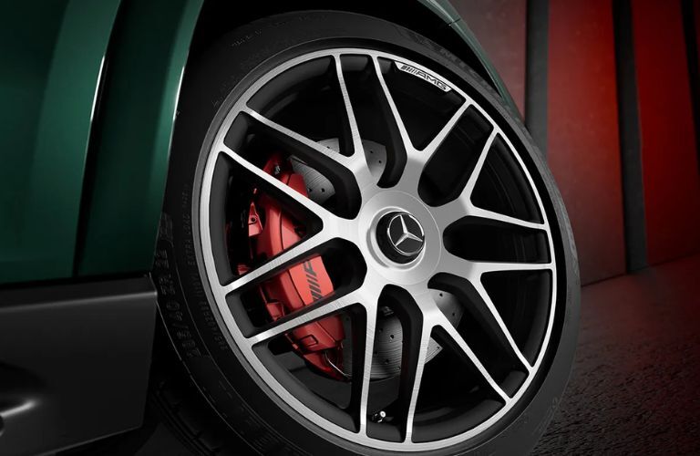 22-inch AMG forged cross-spoke wheels of the 2023 Mercedes-Benz AMG® GLE 63 S SUV