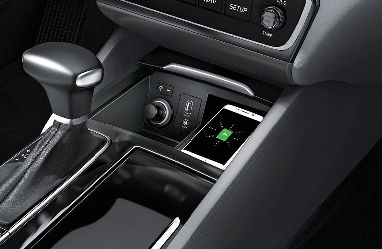 phone charging in a 2019 Kia Cadenza