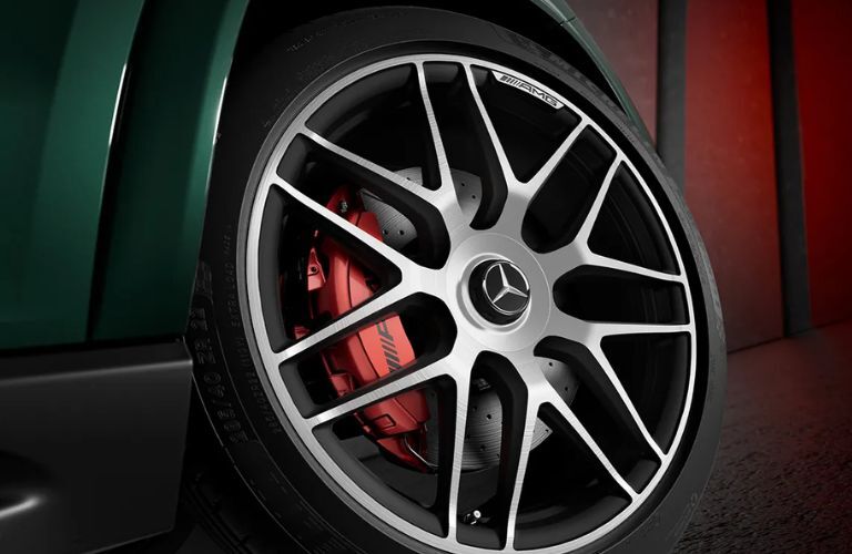 Front wheel of the 2024 Mercedes-Benz GLE AMG® 63 S SUV