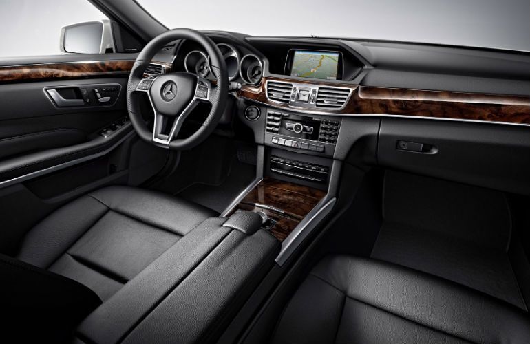 Dashboard of the 2016 Mercedes-Benz E 400 4MATIC