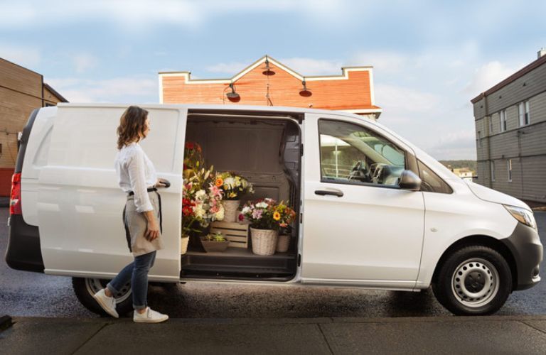 2023 Mercedes-Benz Metris side view