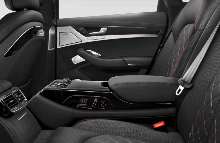 Front seats of the 2017 Audi S8