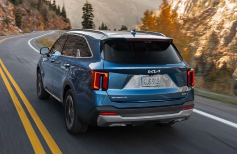 2025 Kia Sorento Hybrid side and back view