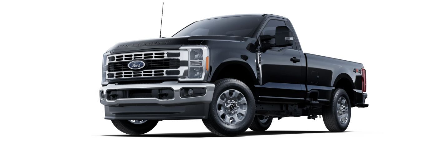 2025 Ford Super Duty F-350 XLT side and front view