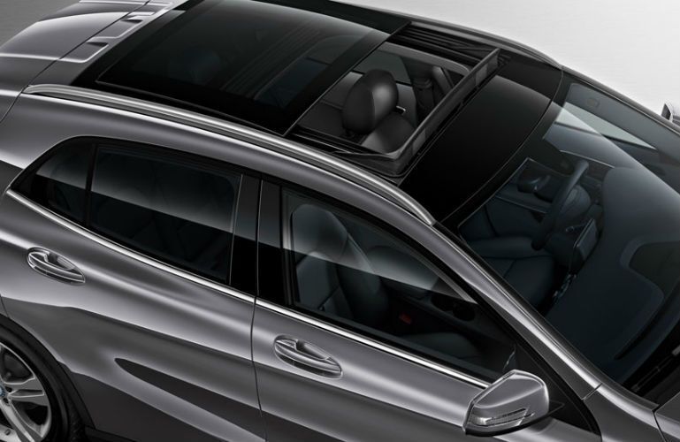 2017 Mercedes-Benz GLA moonroof