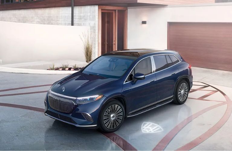 2024 Mercedes-Benz EQS SUV Maybach exterior front top view