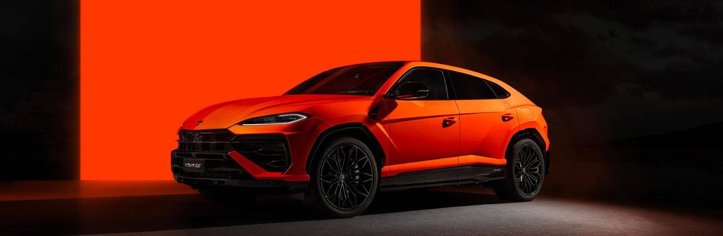 2025 Lamborghini Urus SE exterior side view