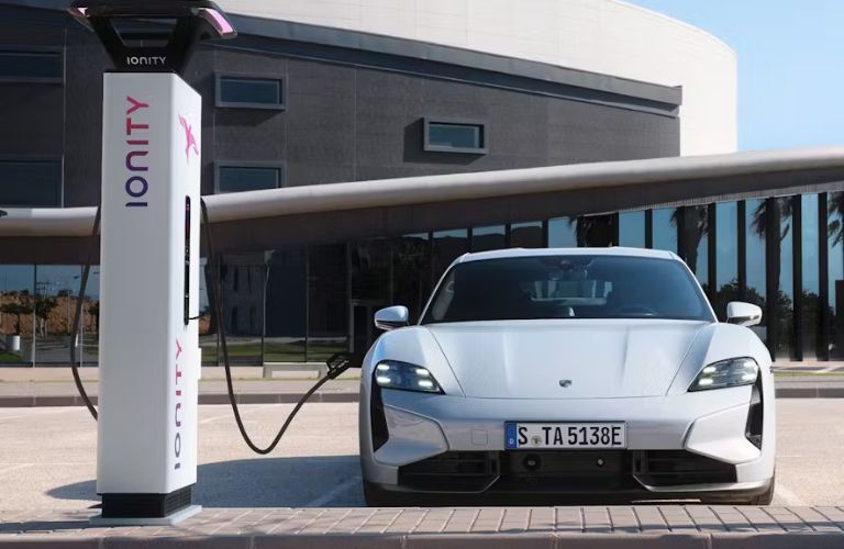 2025 Porsche Taycan 4 Cross Turismo exterior front view