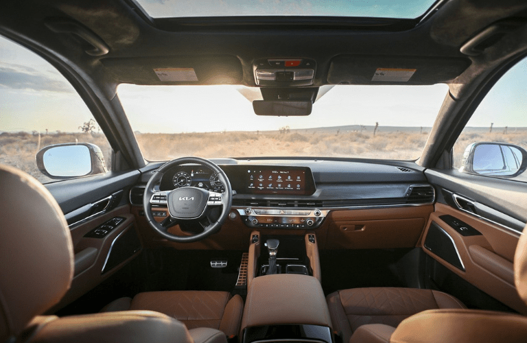 Steering wheel and dashboard of the 2024 Kia Telluride