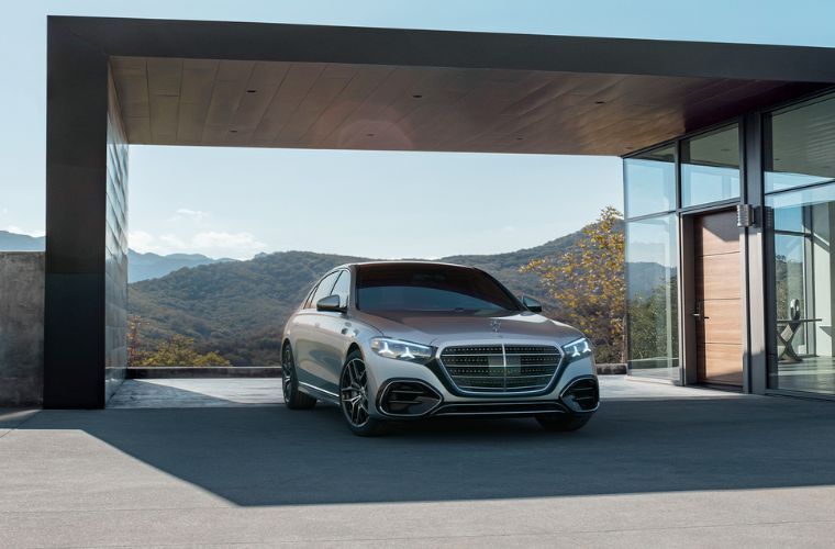 2027 Mercedes-Benz S 500 4MATIC® Sedan exterior front view