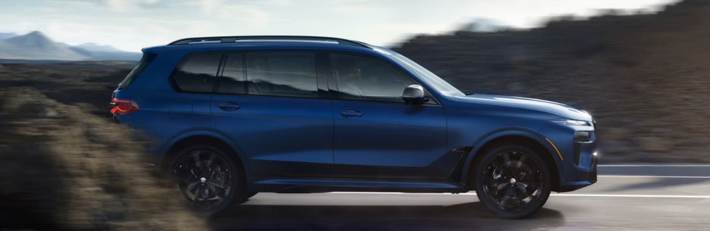 2025 BMW X7 Sideview