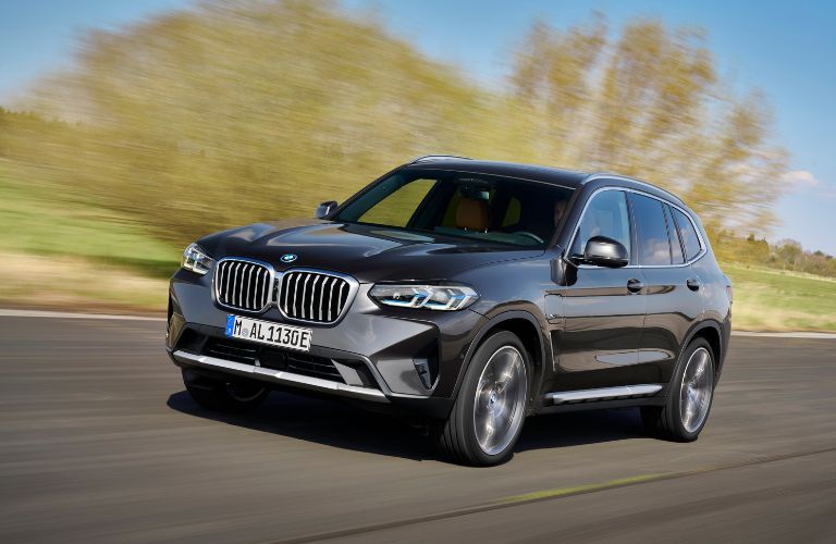 Front Quarter View of the 2022 BMW X3