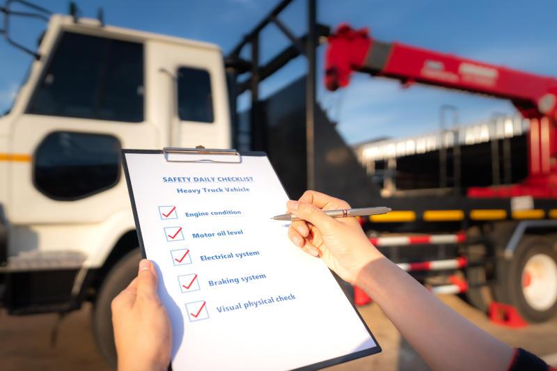A checklist of safety tips for operating heavy trucks near Tampa.