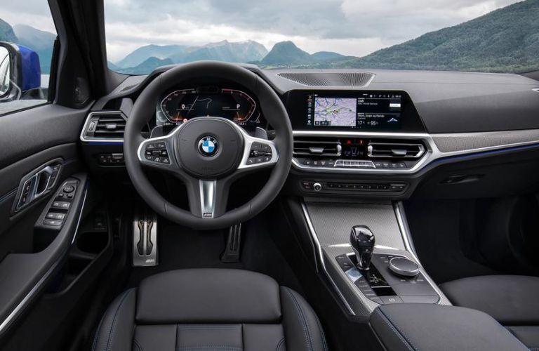 Cockpit view of the 2019 BMW 3 Series