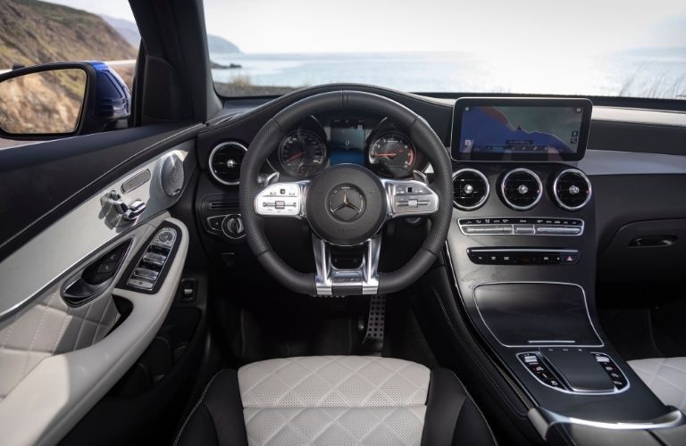 2021 MB GLC interior steering wheel