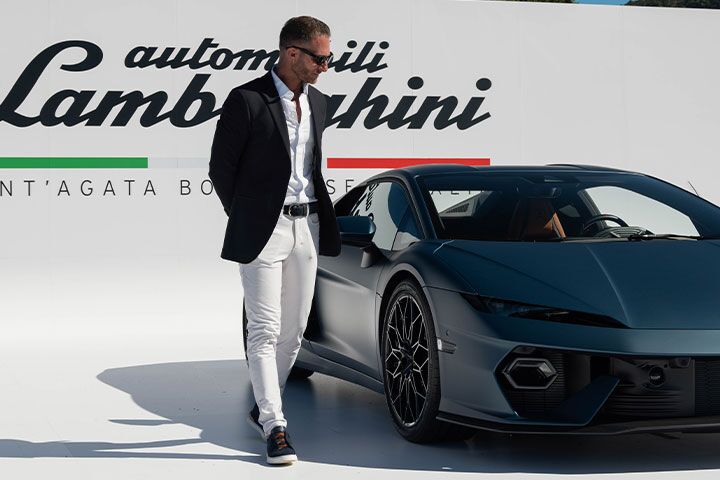 Revuelto interior cabin