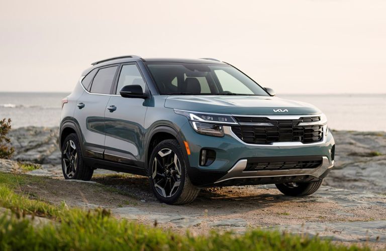 2025 Kia Seltos parked on a rocky terrain