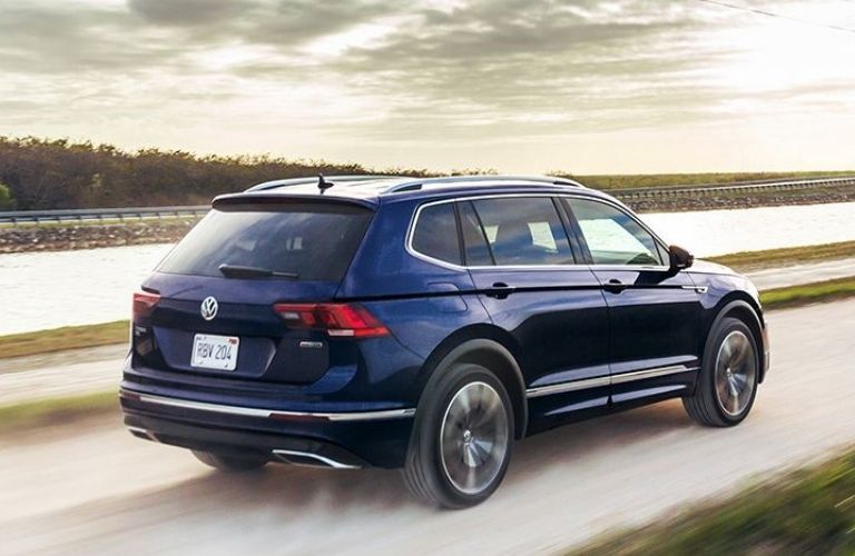 2022 Volkswagen Tiguan back and side view