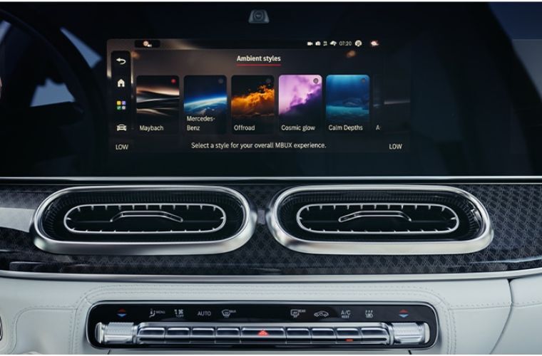 2027 Mercedes-Maybach GLS 680 interior front dash