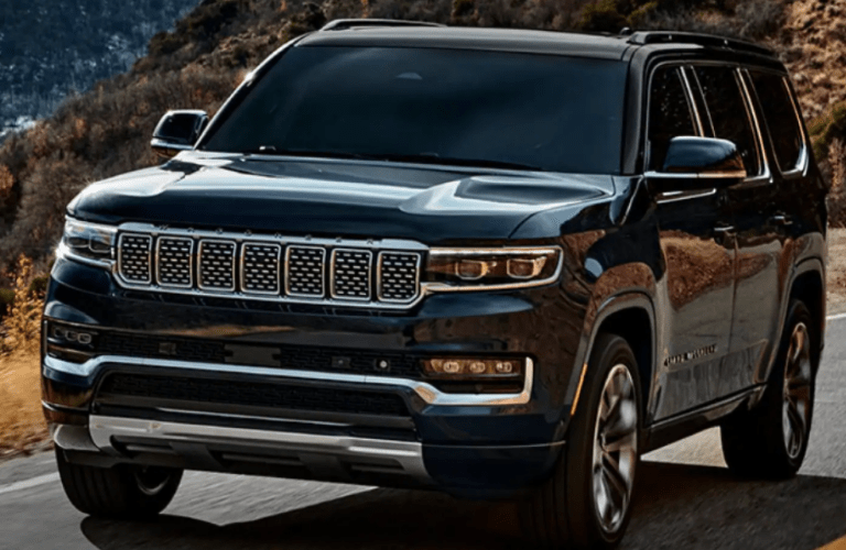 Front view of the 2022 Jeep Wagoneer