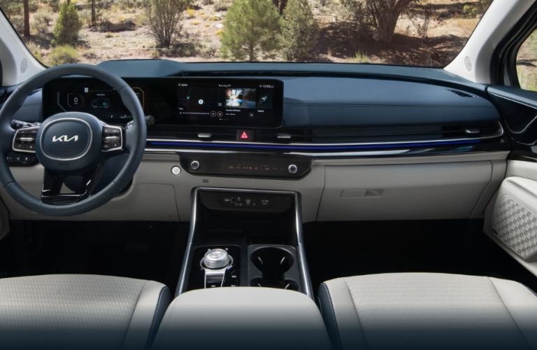 Interior and dashboard of the 2025 Kia Carnival