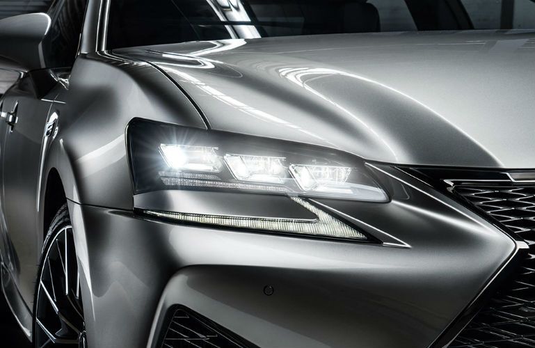 Lexus GS F High beams