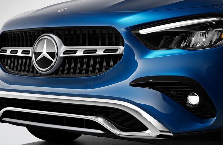 2025 Mercedes-Benz GLA SUV front grille
