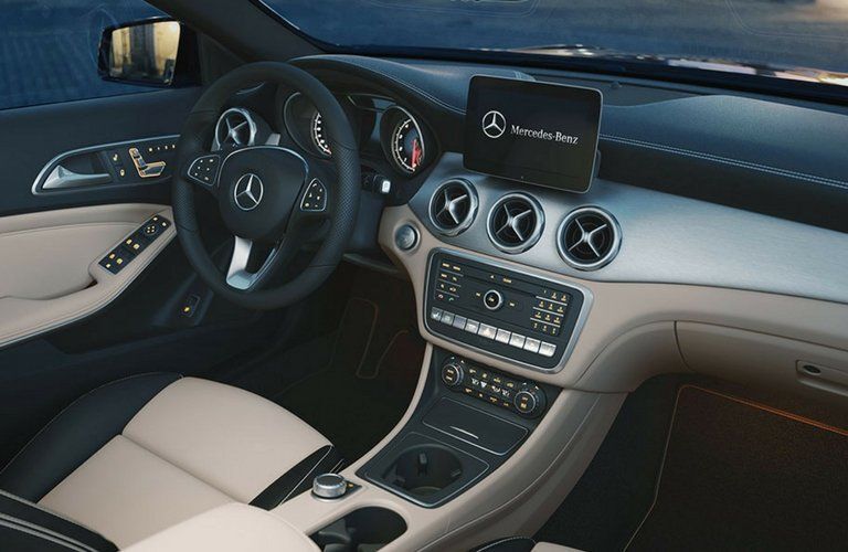 2018 GLA interior