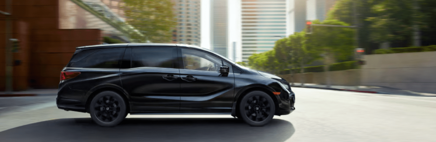 Side view of the 2025 Honda Odyssey