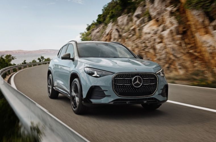 2028 Mercedes-Benz GLA SUV exterior front view