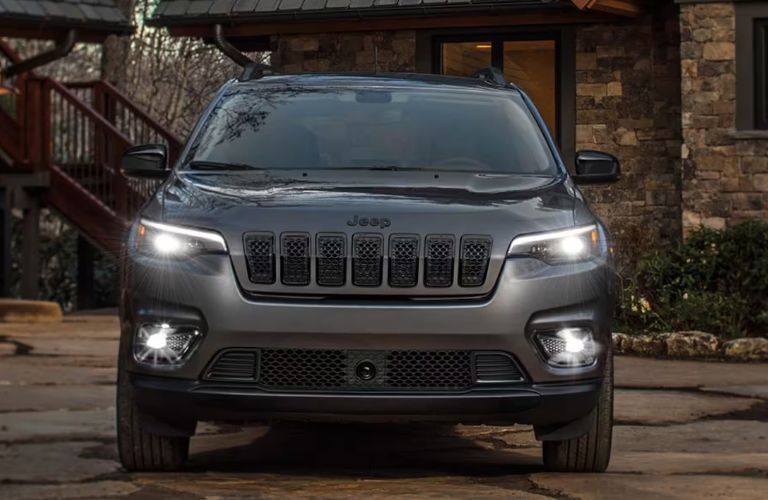 2023 Jeep Cherokee front view