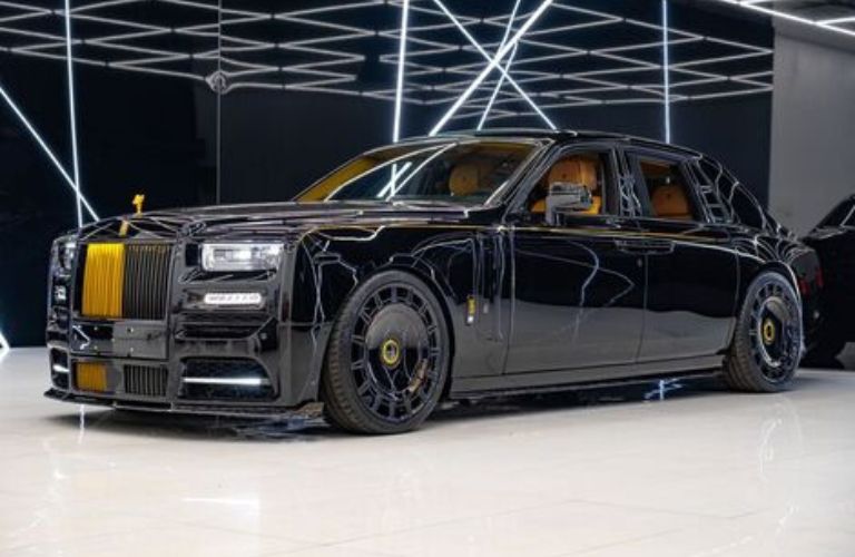 Front-quarter view of the 2026 Rolls-Royce Phantom MANSORY