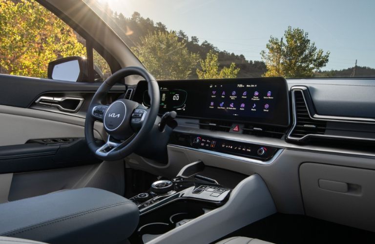 2023 Kia Sportage Hybrid interior front dash