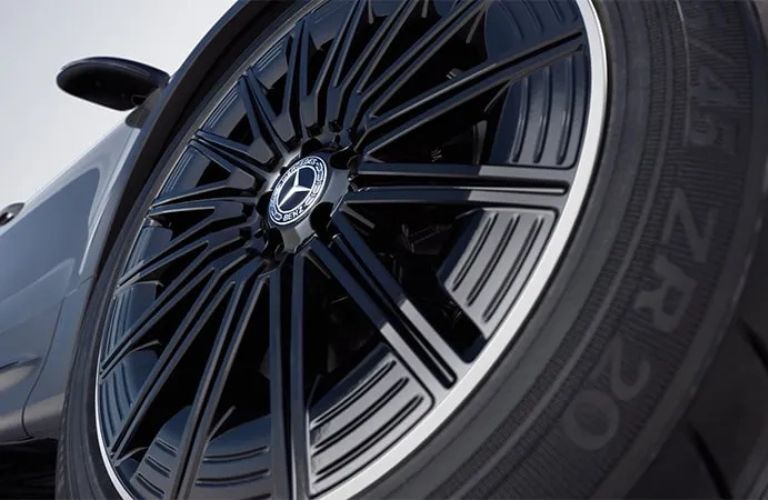 2026 Mercedes-Benz GLB wheel and tire