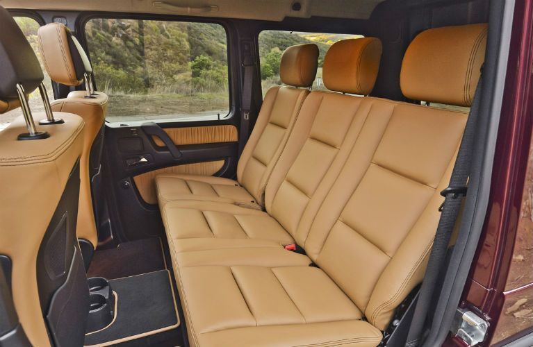 41.9-inch rear leg room