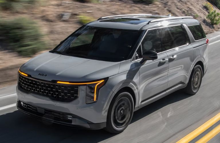 2026 Kia Carnival MPV Hybrid front and side view