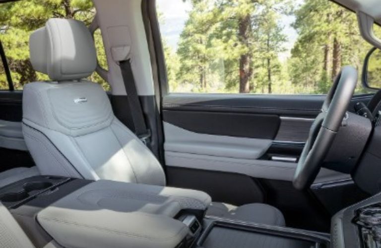 2027 Ford Expedition Platinum front seats