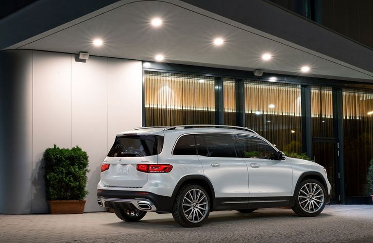 2022 Mercedes-Benz GLB SUV exterior rear