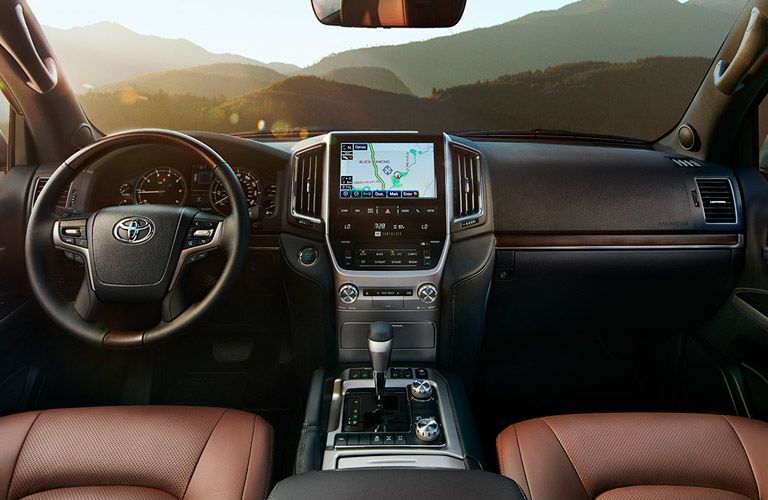 Front seats and dashboard of the 2016 Toyota Land Cruiser