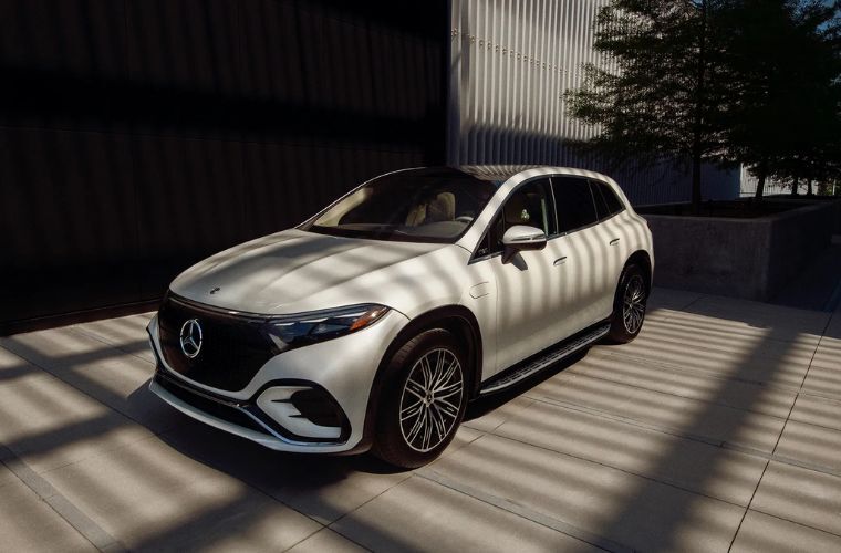 2026 Mercedes-Benz EQS 550 4MATIC® SUV exterior side view