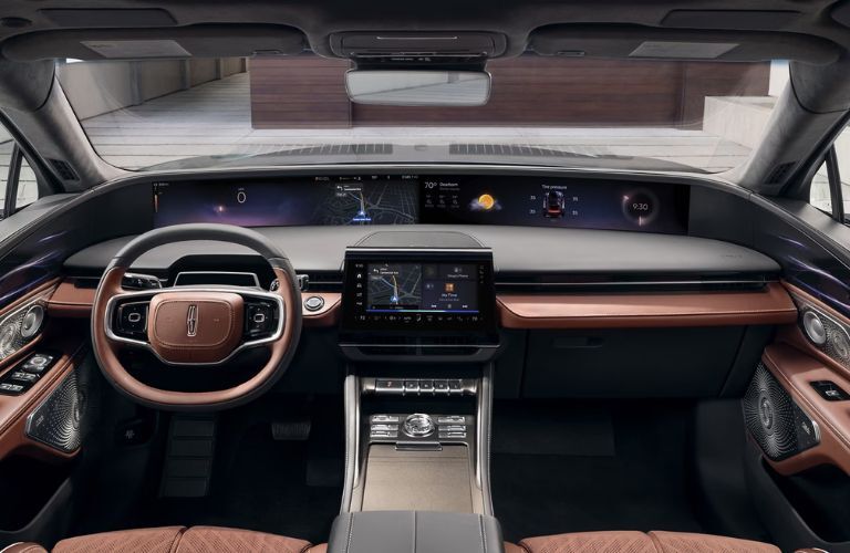 dashboard view of the 2025 Lincoln Nautilus
