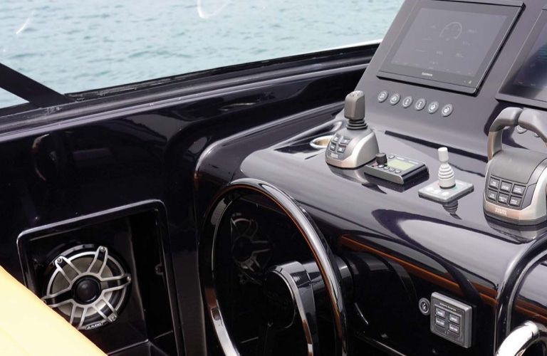 VanDutch 40 Sleep Edition interior