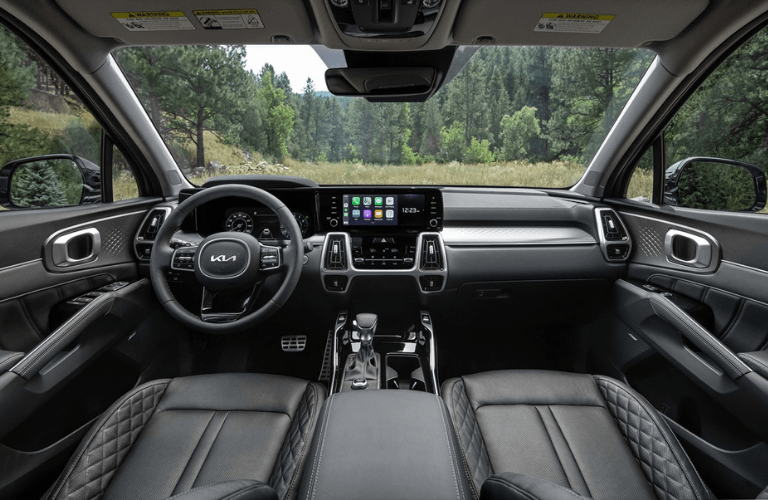 2022 Kia Sorento steering wheel, seats, and interior