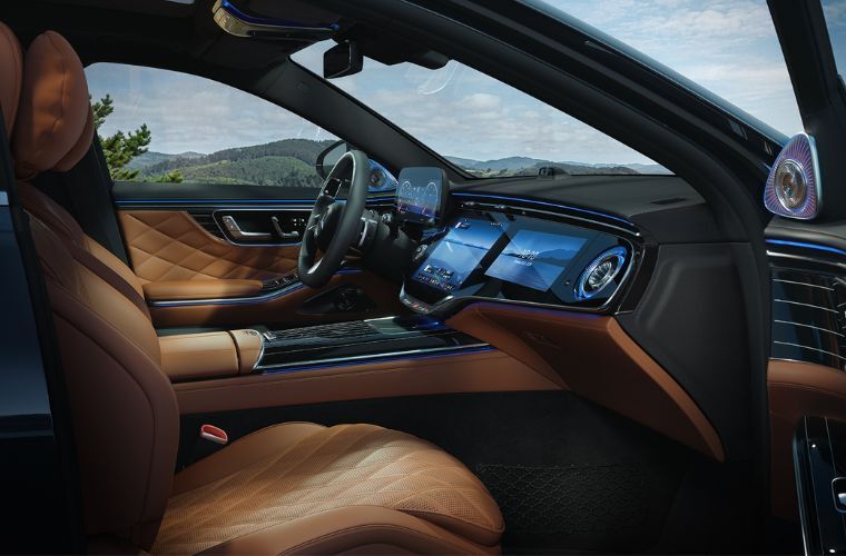 2027 Mercedes-Benz S 500 4MATIC® Sedan interior front dash