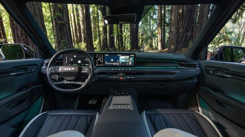 The cockpit of the 2024 Kia EV9.