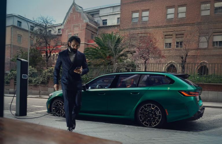 2025 BMW M5 Touring charging