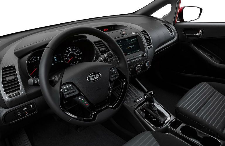 steering wheel and dash board of the 2018 Kia Forte