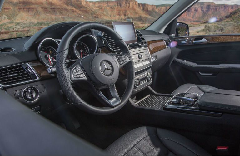Steering wheel of the 2017 Mercedes-Benz GLS