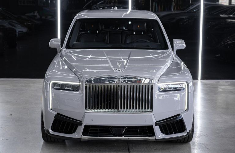 Front view of the 2027 Rolls-Royce Cullinan
